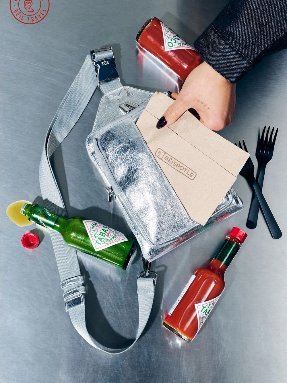 BÉIS x Chipotle The Napkin Sling
in Foil - Picture 2 of 11